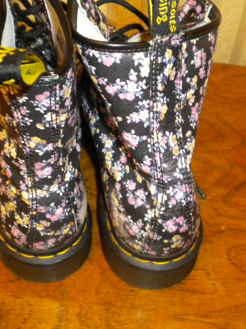 Dr Martens Boots Women's Black Leather Floral Combat Ankle Boots - Picture 2 of 4